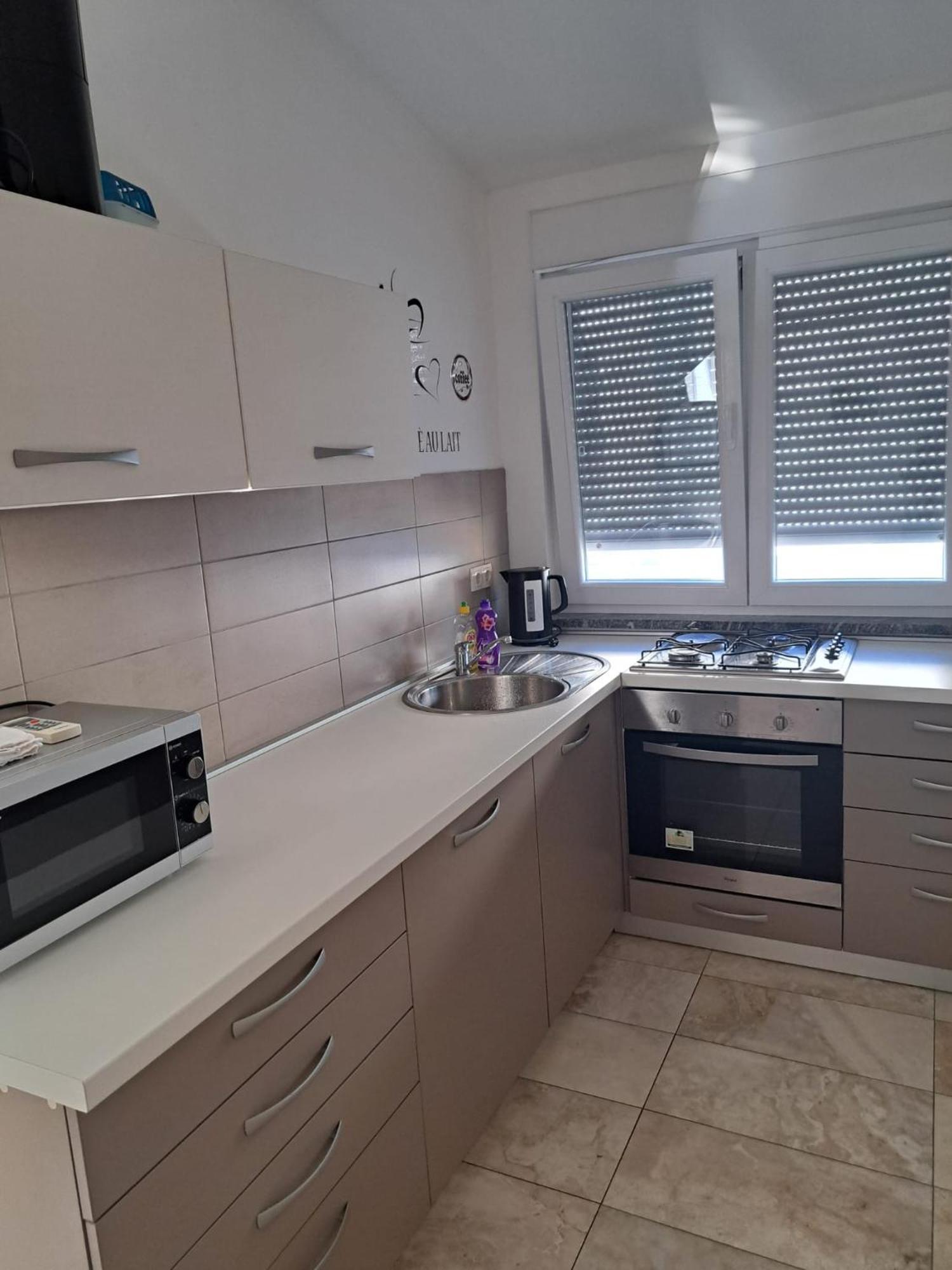 Apartman Lozancic Vir Exterior foto